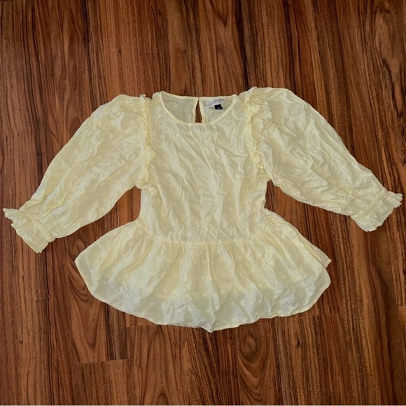 Universal Thread Top - Picture 1 of 3